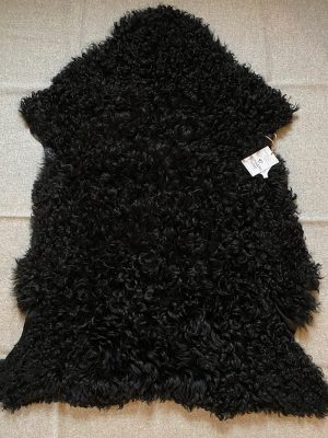 Färgat fårskinn från gotlandsfår, nr 22052